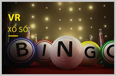 Sân tennis với quả bóng và vợt